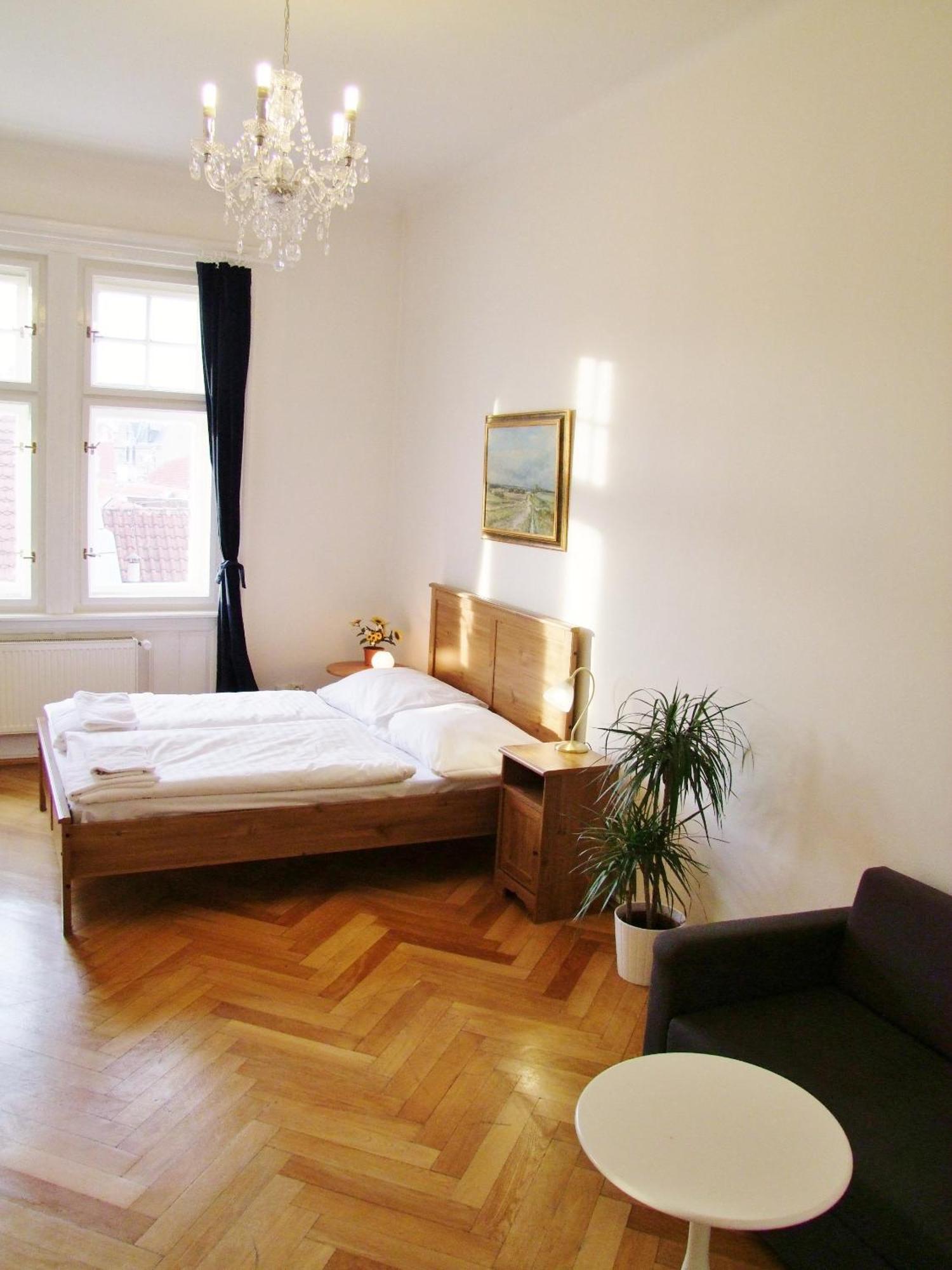 Lägenhetshotell Old Town Square 4*